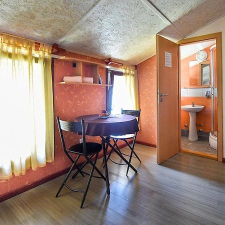 San Art Floating Hostel & Apartments بلغراد المظهر الخارجي الصورة