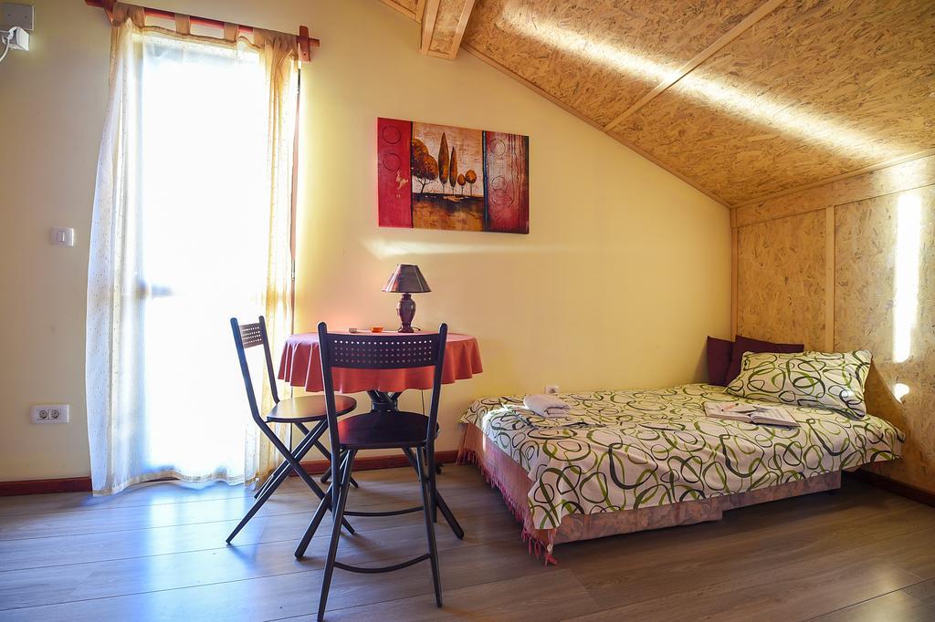 San Art Floating Hostel & Apartments بلغراد المظهر الخارجي الصورة