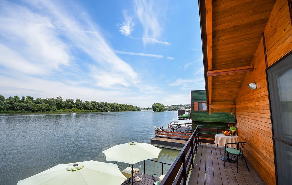 San Art Floating Hostel & Apartments بلغراد المظهر الخارجي الصورة