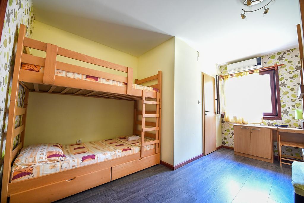 San Art Floating Hostel & Apartments بلغراد المظهر الخارجي الصورة