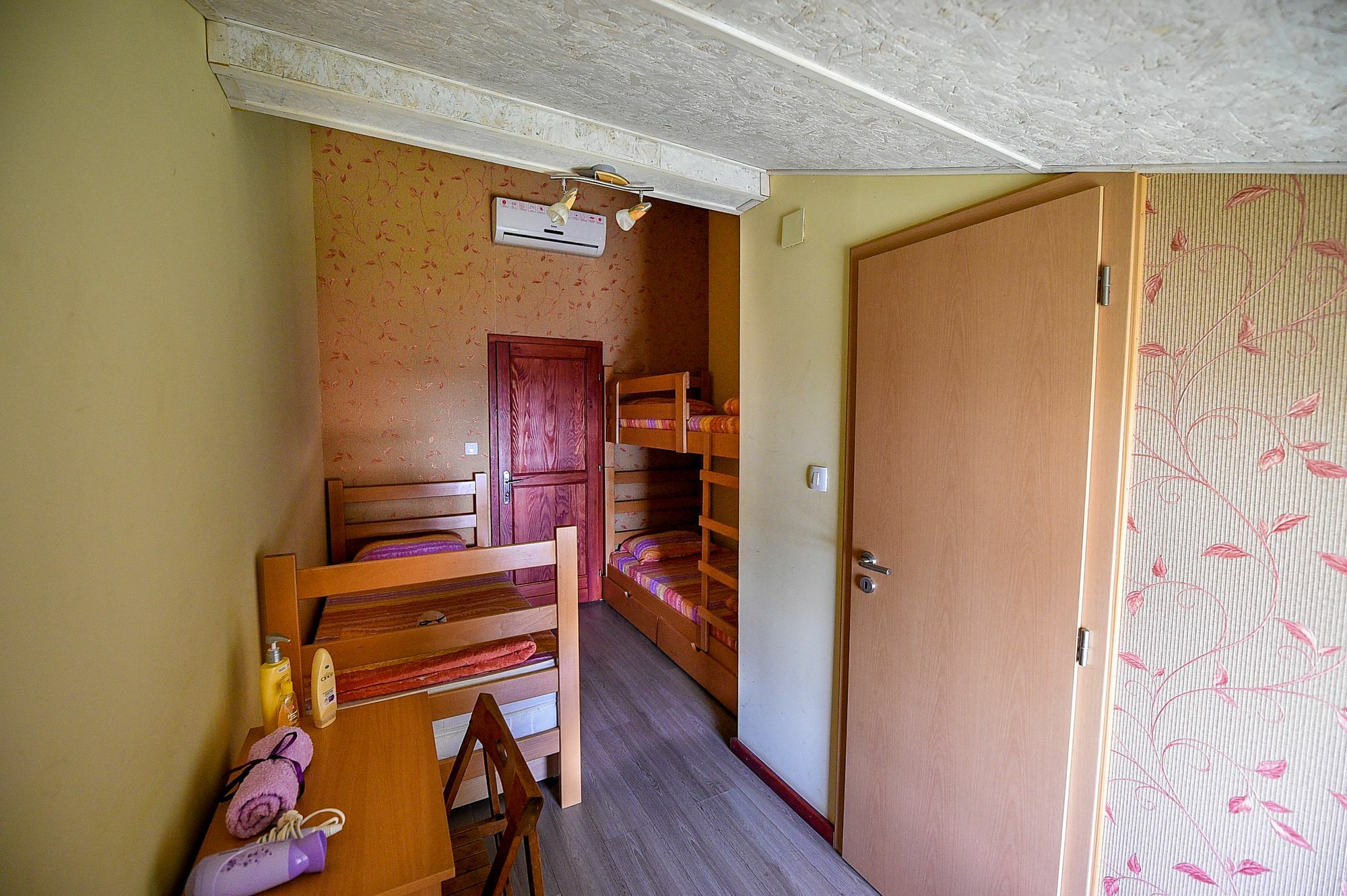 San Art Floating Hostel & Apartments بلغراد المظهر الخارجي الصورة
